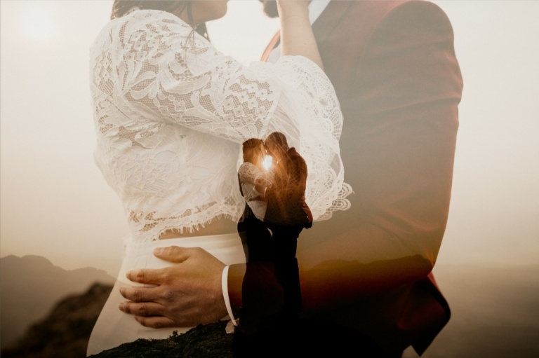 Zachyťte západ slnka a intimitu novomanželov na svadobných fotografiách