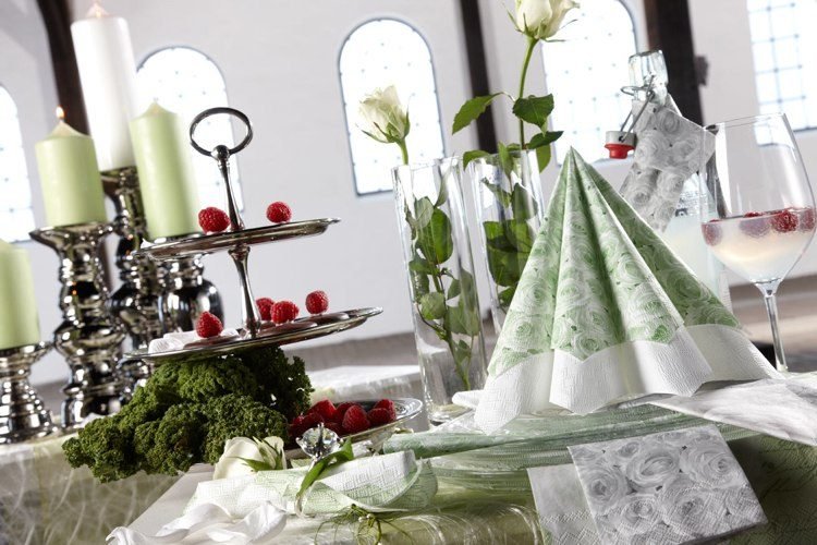 Skladací obrúsok pyramída-nápad-dezertný stojan-držiak na sviečku-strieborný