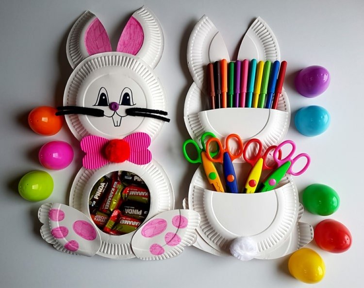 Výroba darčekov pre rodinu - veľkonočný zajačik s okienkom z papierových tanierov