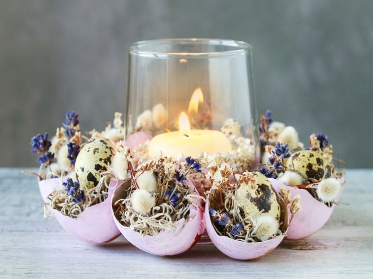 Darujte lampáš a dizajn s vaječnými škrupinami a sušenými kvetmi