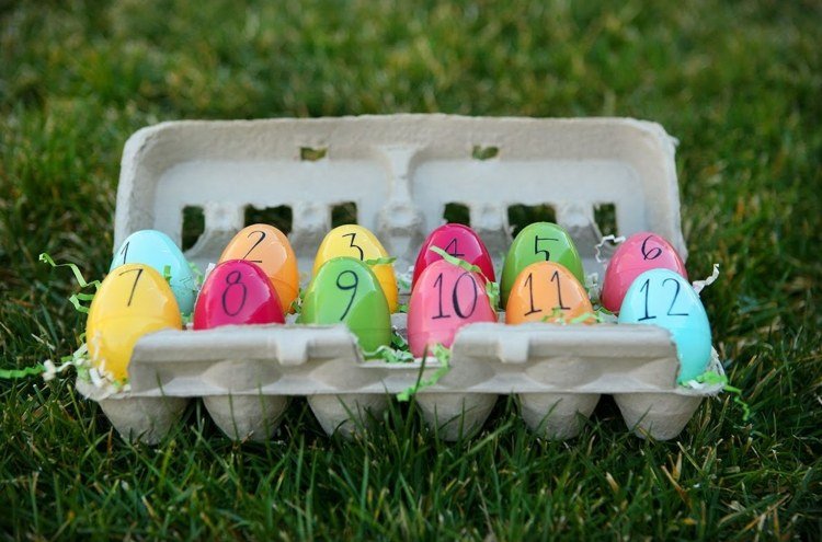 Veľkonočné remeslá s kartónmi na vajíčka veľkonočné-advent-kalendár-originálne-vajíčka-plastové