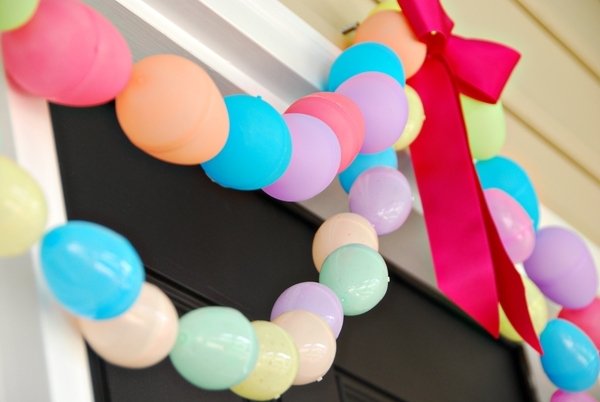 urobte to sami-šite plastové veľkonočné vajíčka na veniec