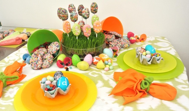 Veľkonočná dekorácia stôl kartón na vajíčka urobte si sám vedierko trávne sladkosti