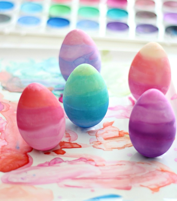 veľkonočné vajíčka-farby-akvarely-idea-iómbre-ružovo-modrá-tyrkysová