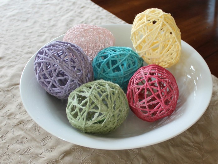 Farebná priadza na veľkonočné vajíčko vytvorte si vlastný darček