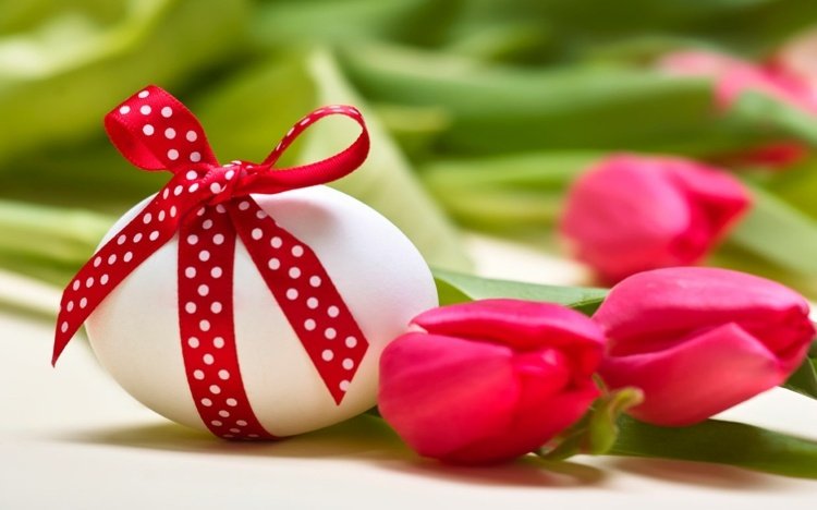 Vyrobte si veľkonočné darčeky sami inšpirácia-návod-veľkonočné vajíčko-stuha-bodka-vzor-tulipány