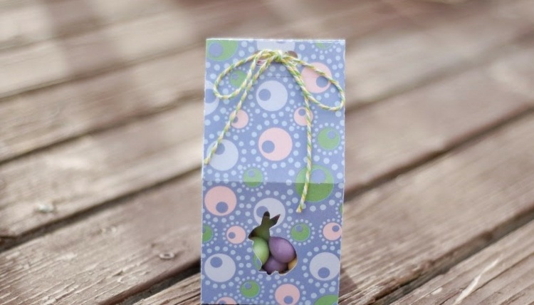 balenie-veľkonočné darčeky-perforujúca-lepenka-farebná-priadza-stuha