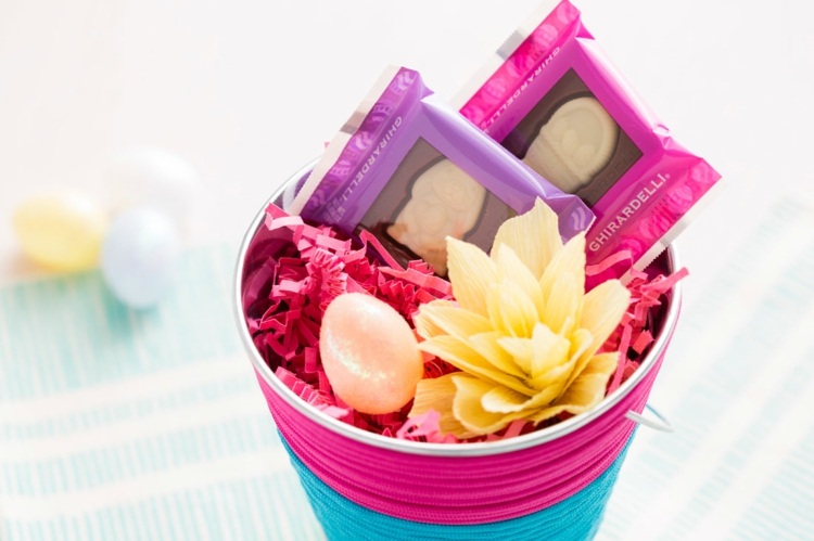 Veľkonočný košík drotár darček nápad-veľkonočné-veľkonočné-vajíčko-čokoládové-papier-kvet