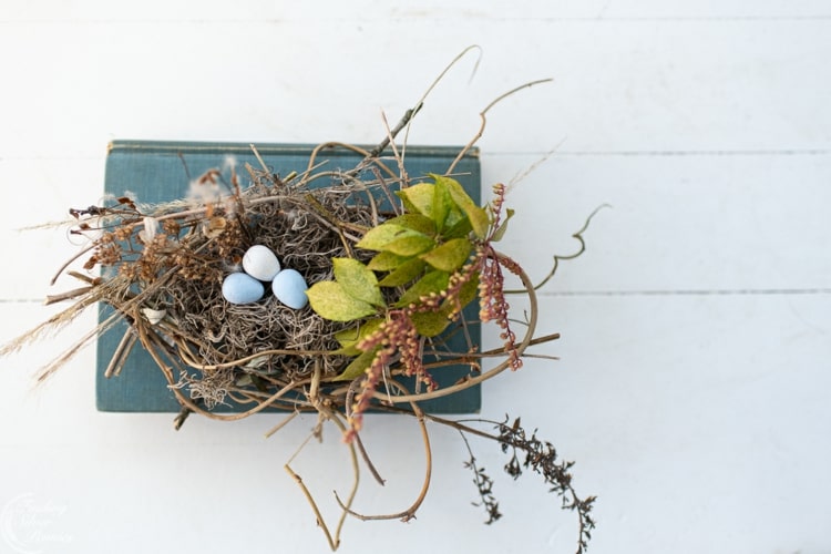 Vyrobte si prírodný veľkonočný košík s batoľatami na ozdobu bytu