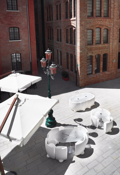 Dizajn vonkajšieho nábytku od MYYOUR - biely