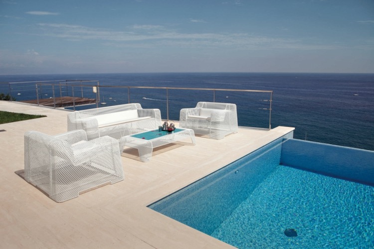 Vonkajší nábytok do obývačky - Táto skupina sedadiel má atraktívne navrhnutý rám bazénové dlaždice loungemoebel vonkajší brečtan oceľový biely