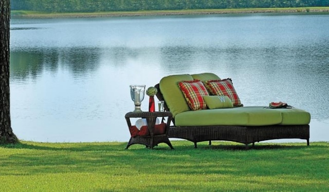 vonkajšie stoličky spánok sedieť jesť hovoriť vedľajší stôl nábytok pozri ležadlá spať sedieť jesť