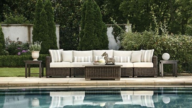 nábytok, bazén, vonkajšia váza z ratanového materiálu vonkajší bazén mimo vázu z ratanového materiálu