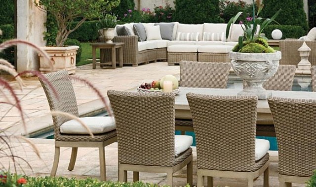 vonkajšia veľkoplošná záhradná plocha dokonale navrhnutá nábytok veľká plocha záhrada perfektná