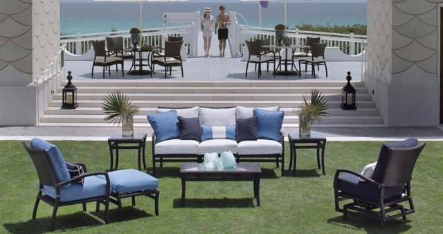 nábytok veľká plocha modré farby nuansy trávnik vonkajšia veľká plocha modré farby nuansy trávnik