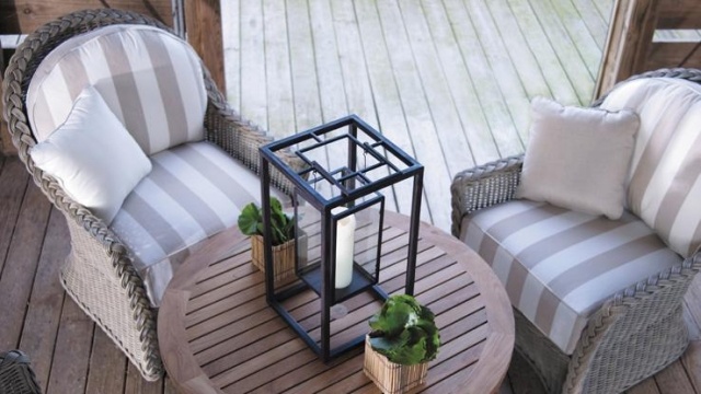 nápady na vonkajší dizajn pruhovaný lampový kvetináč so vzorom nápady na dizajn nábytku pruhovaný vzor lampáš kvetináč