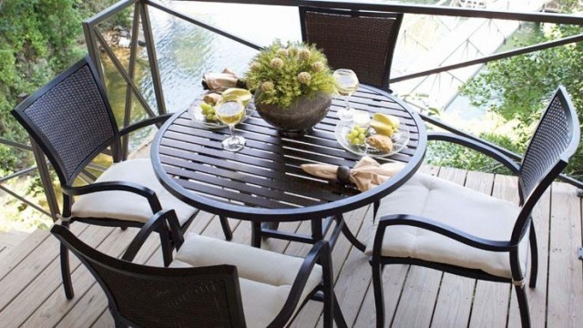 vonkajšia terasa záhrada vhodná malý okrúhly stôl nábytok balkón terasa záhrada vhodná malá okrúhla