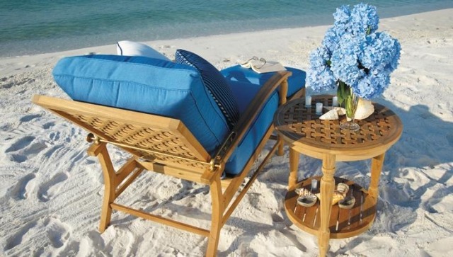 záhradný nábytok modré drevo svetlý materiál piesok more drevo jasný materiál piesok morské kvety svieže voňavé