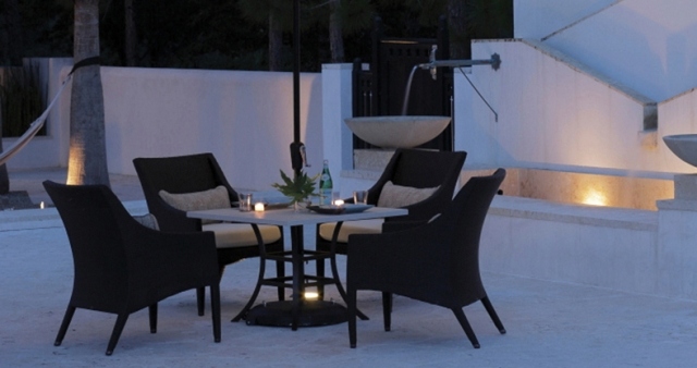 záhradný nábytok kusy nábytku návrhár nápady zapustené svetlá nápady dizajnérov fľaša zapustené noci neskoré nápady