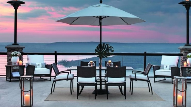 nábytok lampióny veľké sviečky terasa more hory vonkajšie veľké sviečky terasa morské hory slnečník