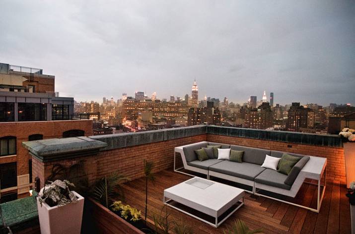 moderný nábytok na terase