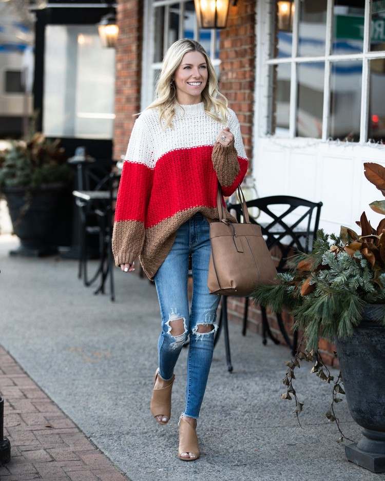 Úzke džínsové outfity na zimné dlhé svetre ako z kombajnu