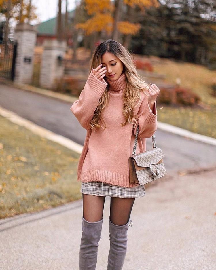 Boot trendy ženy kombinujú zimné oversize svetre