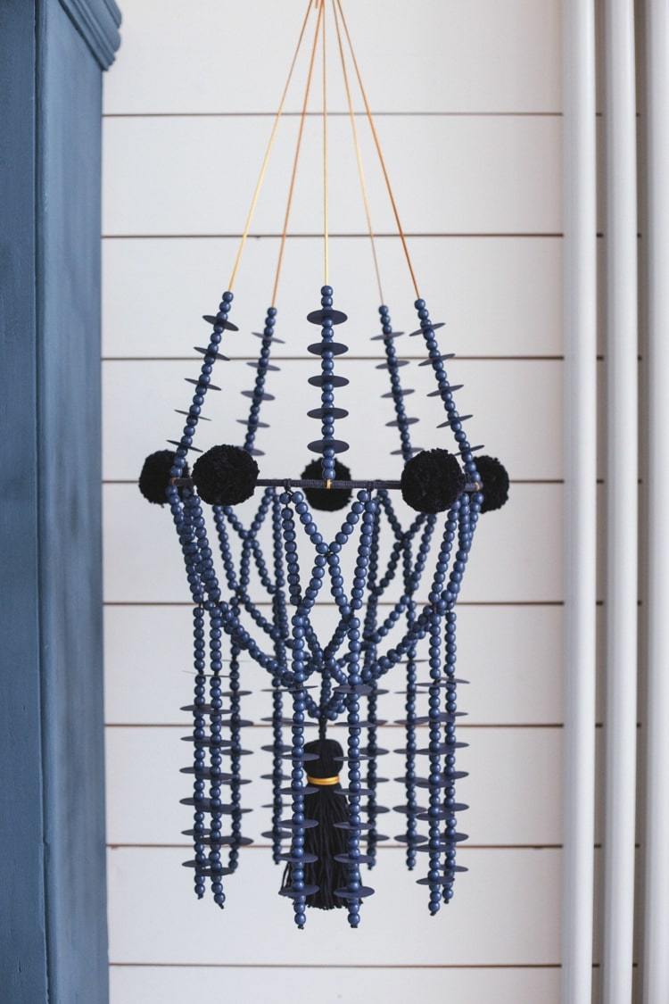 Vyrobte si krásne mobilé z modrých korálikov na námornú ozdobu