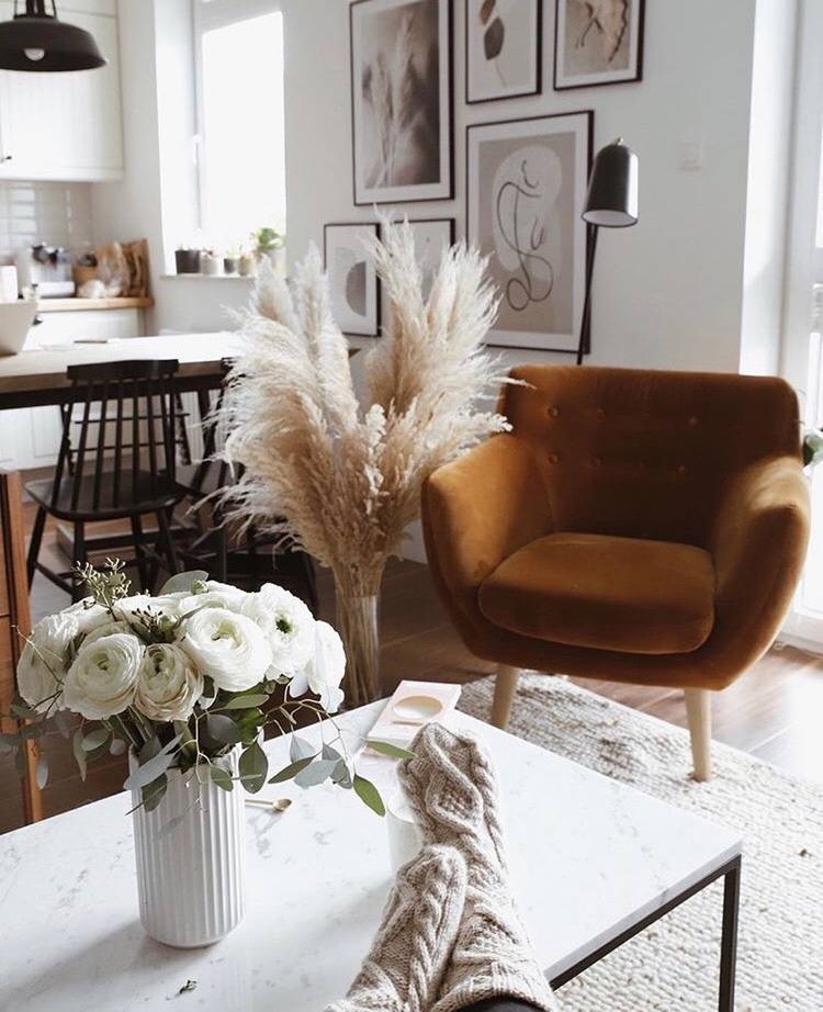 listy pampasovej trávy ako zvýraznenie interiéru