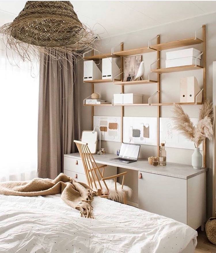 dekorácia trávy pampy béžovo -biele zariadenie