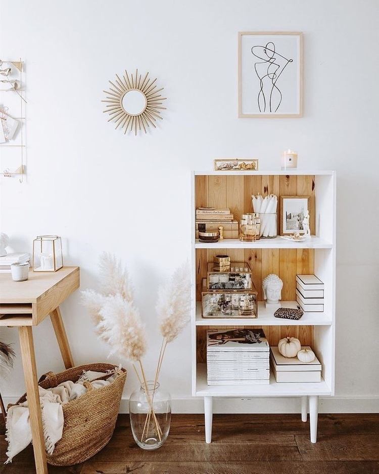 Pampasova tráva v byte je pekne postavená na výslnie