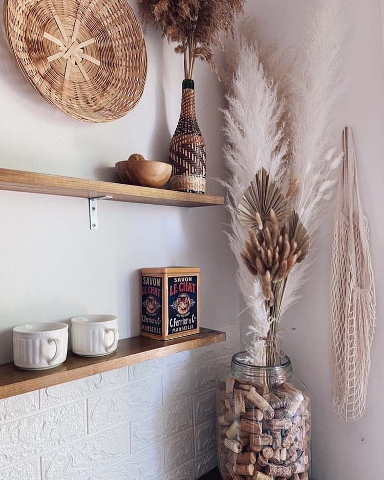 Premeňte trávu pampy a skombinujte ju s inými suchými trávami