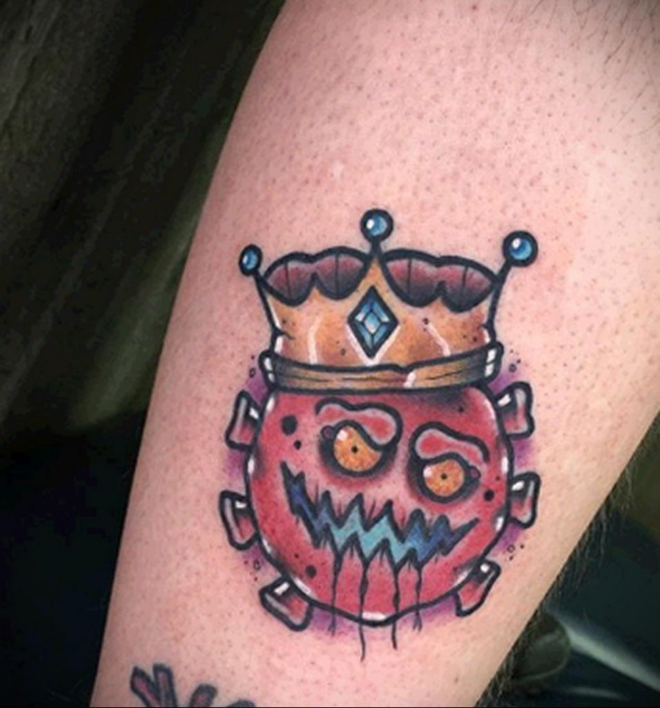 Tetovaža koronavirusa COVID -19 - Crveni korona virus