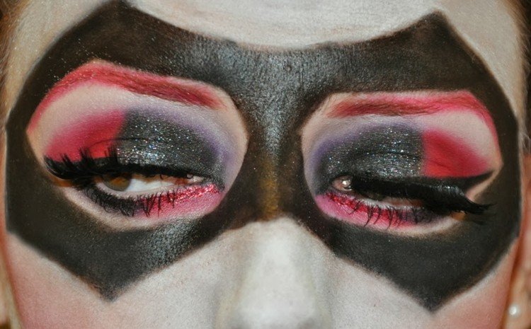 očná maska ​​harlekýn čierny očný tieň čierno červený