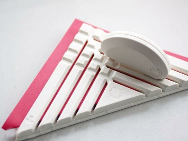 Šablóna vyrezávača papiera na nápady remesiel Remeselná šablóna rezačky papiera červená