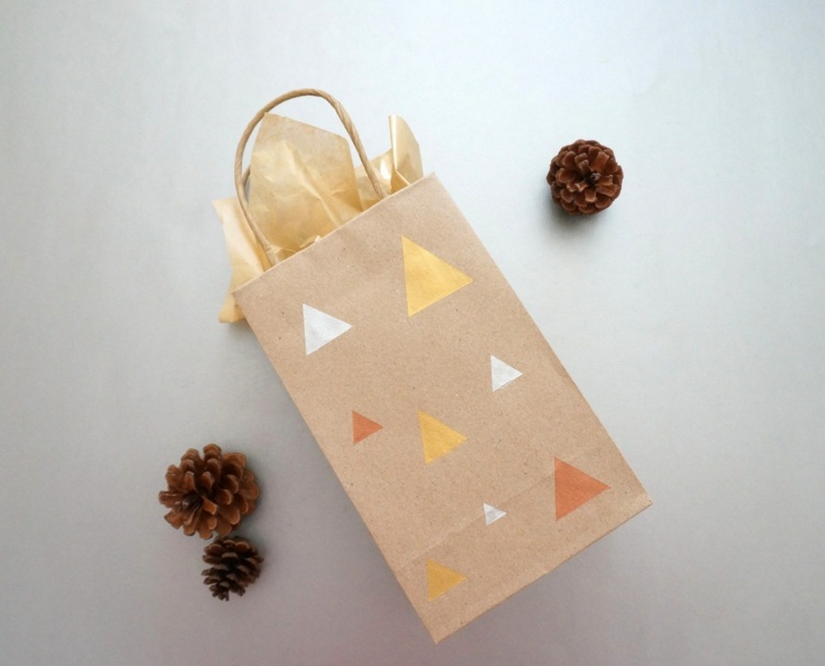 Vyrobte si papierové vrecúška a vymaľujte a ozdobte ich, ako sa vám páči papierové tašky-drotár-hnedé-papierové vrecká-obalové-papierové-urobte to sami