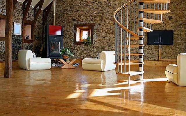 Tipy na povrchovú úpravu parketovo-voskového laku Povrchová úprava-podlaha z masívneho dreva