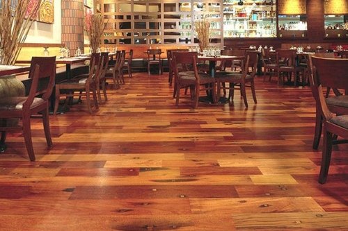 Podlahy z recyklovaného dreva