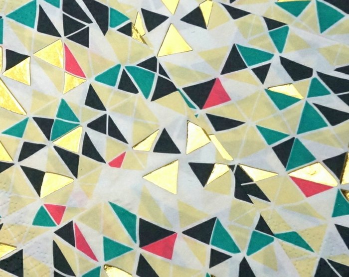 Večierkové obrúsky ako ozdoba zdobia stôl obrúsky párty design geometrický vzor zlatý