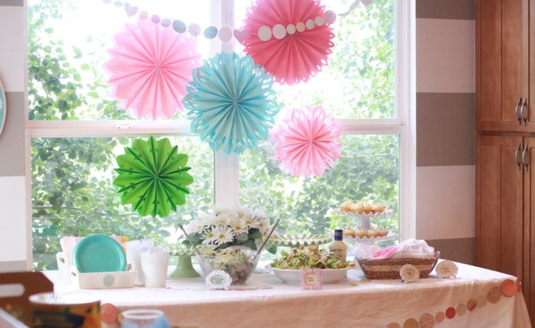 Papierová dekorácia na okno do interiéru letná párty párty dekorácia papierová dekorácia okno dezertný stôl girlandový dezert