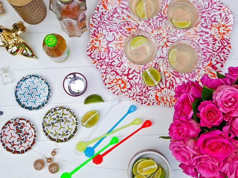 Vyrobte si párty dekorácie v sviežich letných farbách Večierková letná drotárska párty s podložkou pod pohár