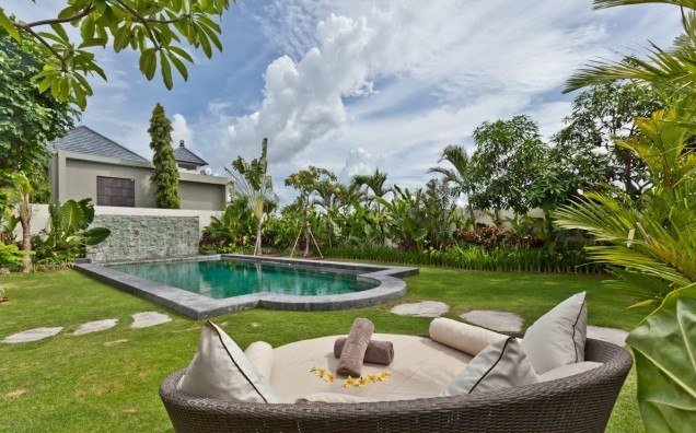 nápady na nábytok do obývačky dizajn exteriérová nášľapná rastlina