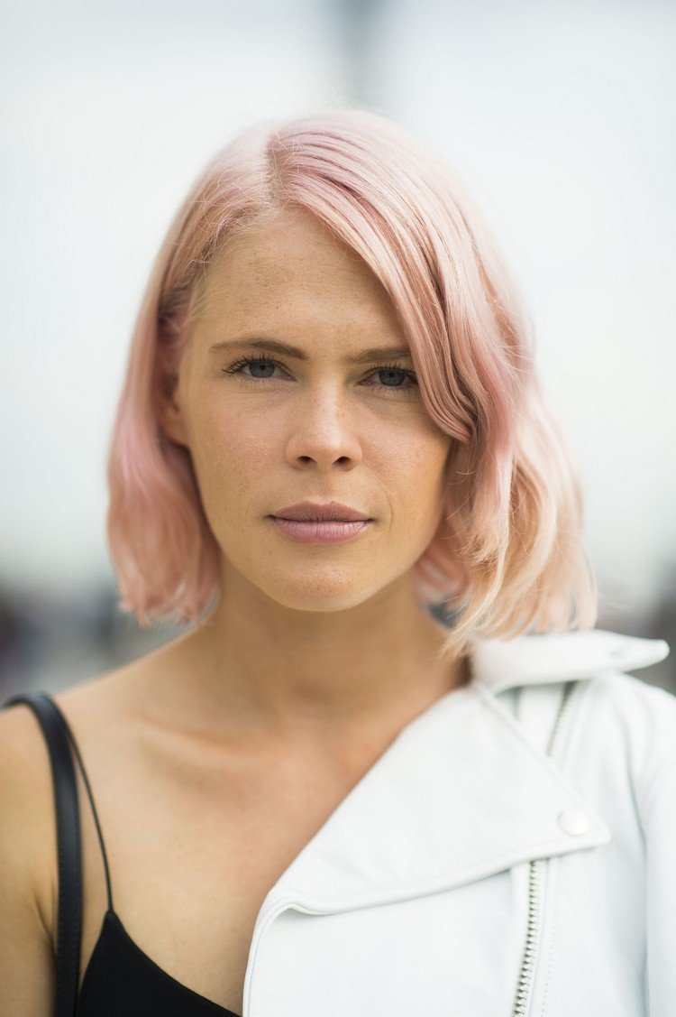 Farbite stredne dlhé vlasy na pastel vlasy-pastelové-farbivo-blond-vlasy-ružové-tóny