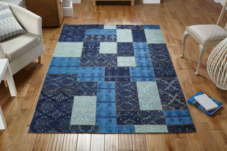 patchwork koberec modré odtiene-obývačka-dizajn-nápady