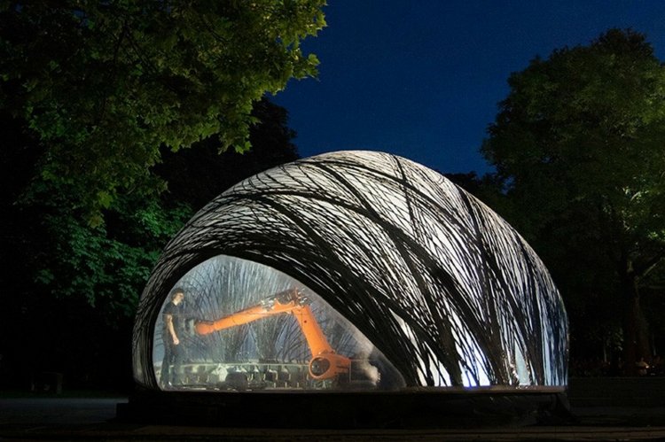 Pavilón bol vytvorený pomocou robotického ramena pavilón uhlíková práca robotický stavebný výskumný projekt