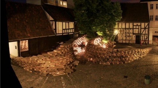 pavilón vyrobený z prepravných paliet upcycling okrúhleho tvaru