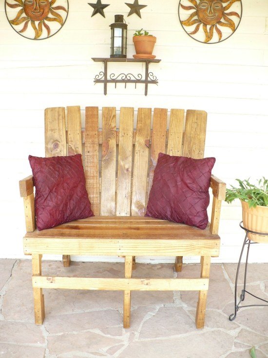 nábytok z prepravnej palety upcycling banka