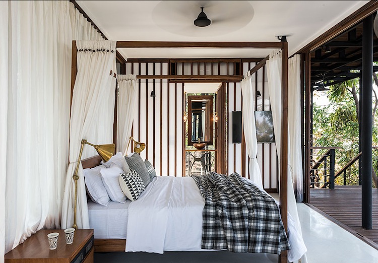 pavilón-došková strecha-spálňa-výhľad-posteľ