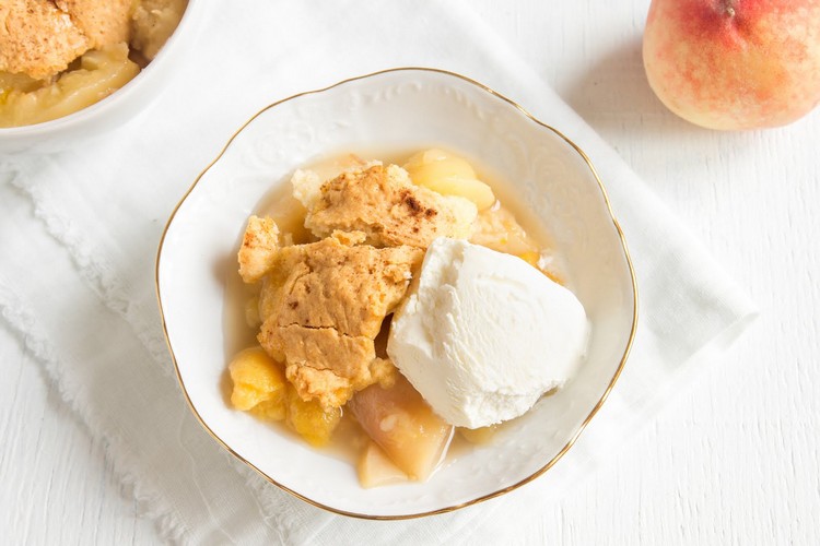 Peach Cobbler Recept Rýchle letné dezerty Nápady na recept Peach Casserole so zmrzlinou