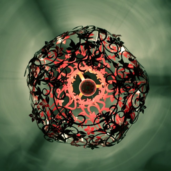 okrúhla závesná lampa kovové kvety klasika Klasická elegantná žiarovka s kovovým vzorom kvetov